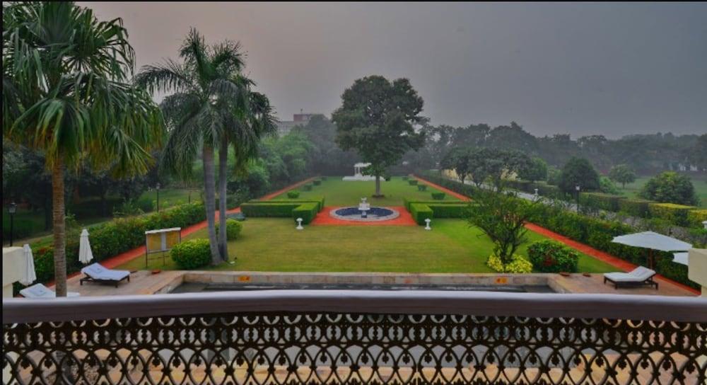 Taj Nadesar Palace Varanasi Exterior foto